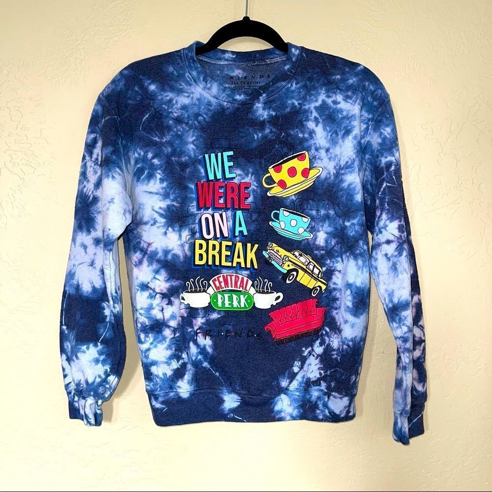 Friends Apparel Sweatshirt Size S